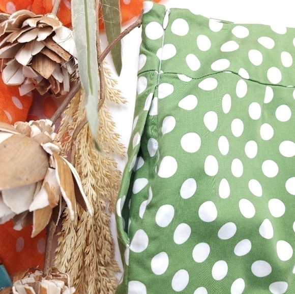 Larry Levine Green Polka Dot Skorts Size 6 - Picture 11 of 11